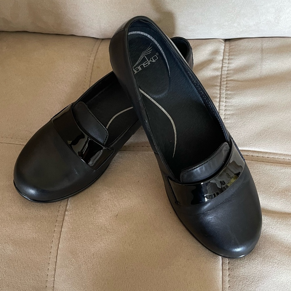 Dansko Oksana Black Leather - Women's 39/8-8.5